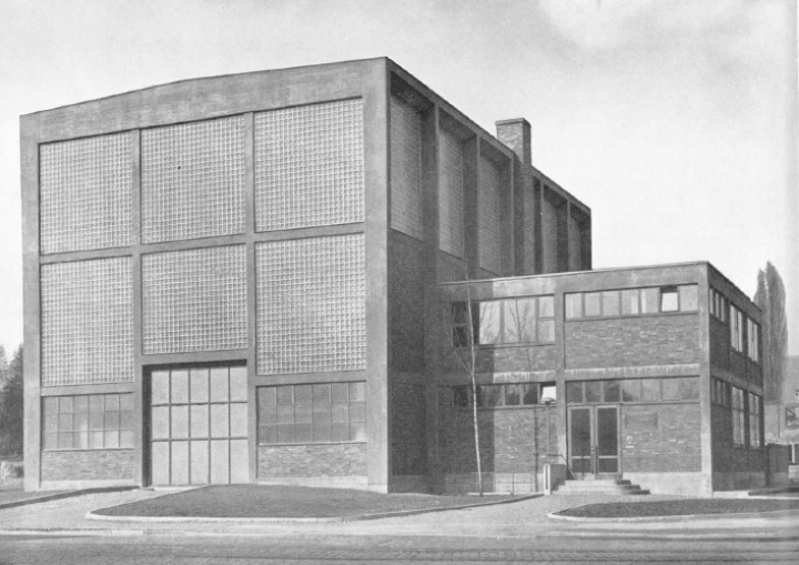 Neu erbautes Institut für Wasserkraftmschinen und Pumpen, 1954.